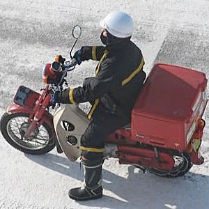 これが郵政カブの雪道用チェーン Cubれてます